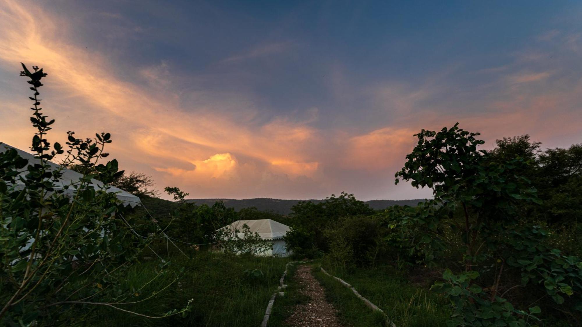 Dera Baghdarrah Nature Retreat อุเดเปอร์ ภายนอก รูปภาพ